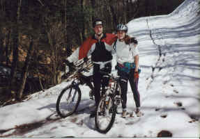 Chris & Lisa.jpg (190407 bytes)