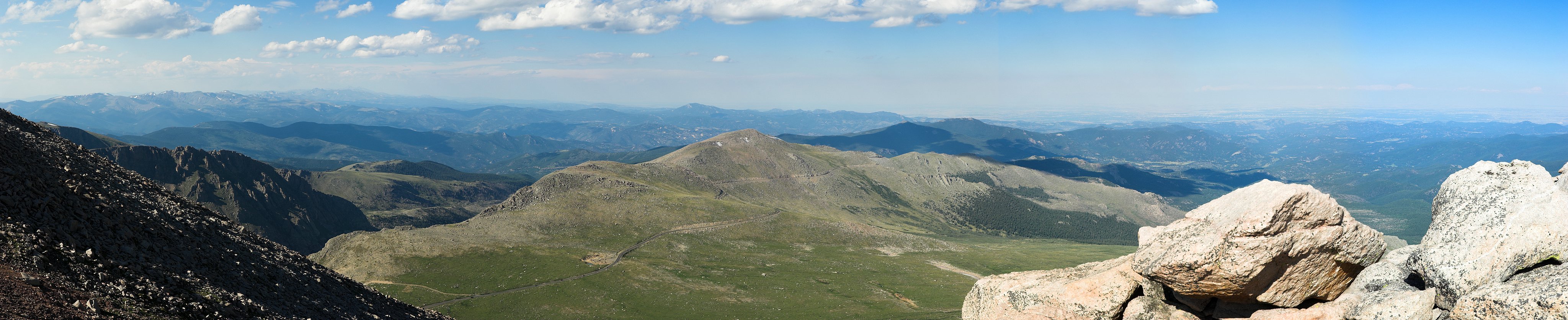 MtEvans Summit Panorama 2.jpg