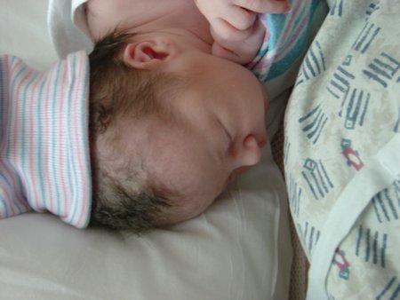 Brooke New Born 020.jpg
